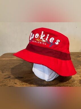 Cookies, bucket hat